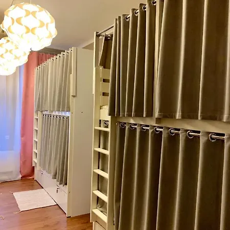 Diva Hostel *